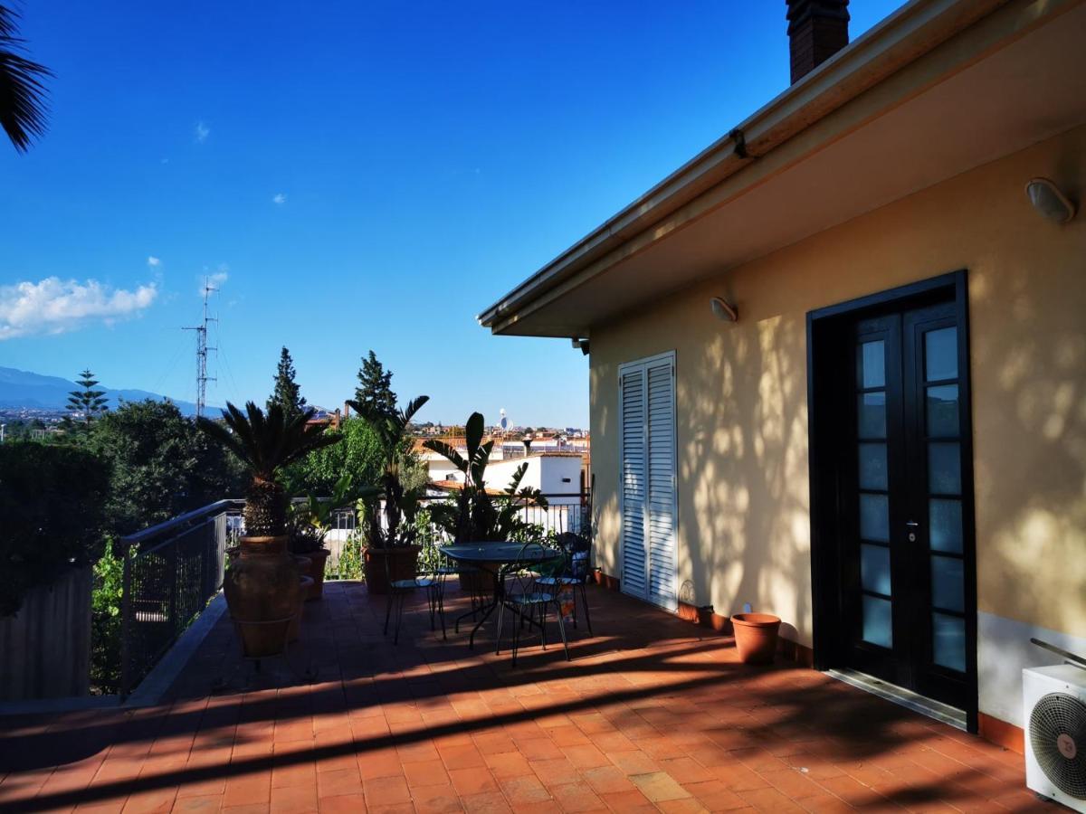 Holiday Flower Villa Panoramica Sul Golfo Di Catania Містерб'янко Екстер'єр фото
