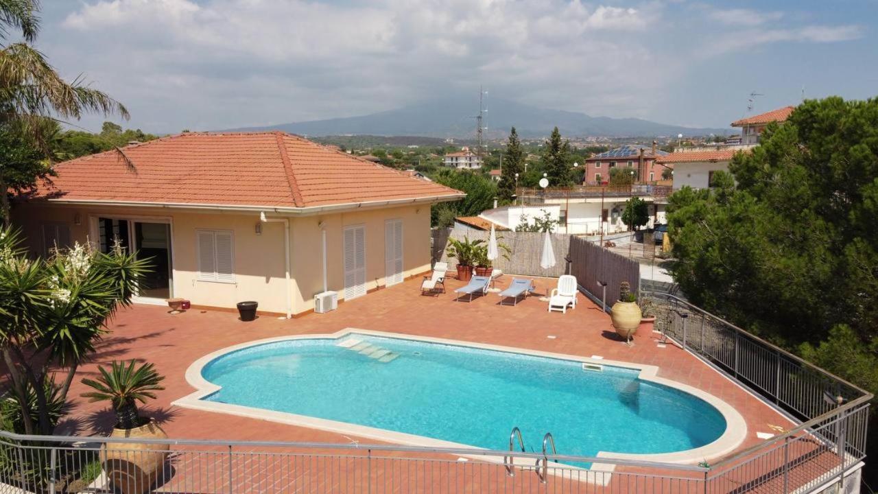 Holiday Flower Villa Panoramica Sul Golfo Di Catania Містерб'янко Екстер'єр фото