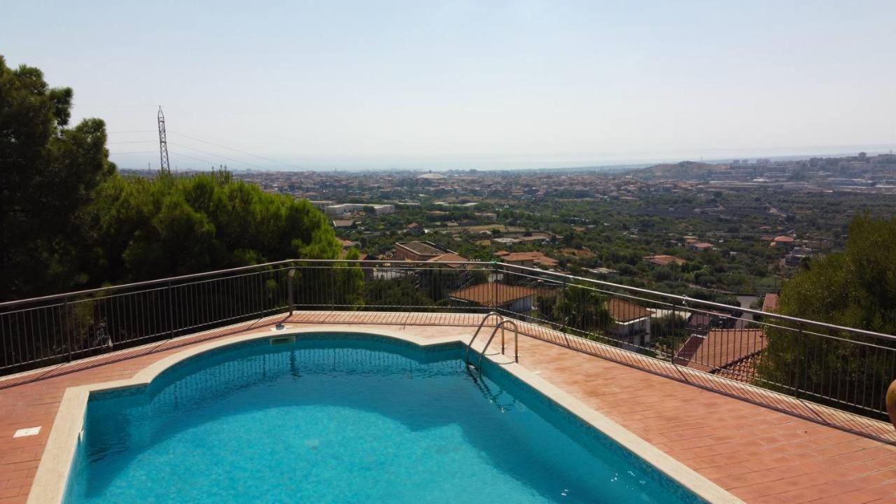 Holiday Flower Villa Panoramica Sul Golfo Di Catania Містерб'янко Екстер'єр фото