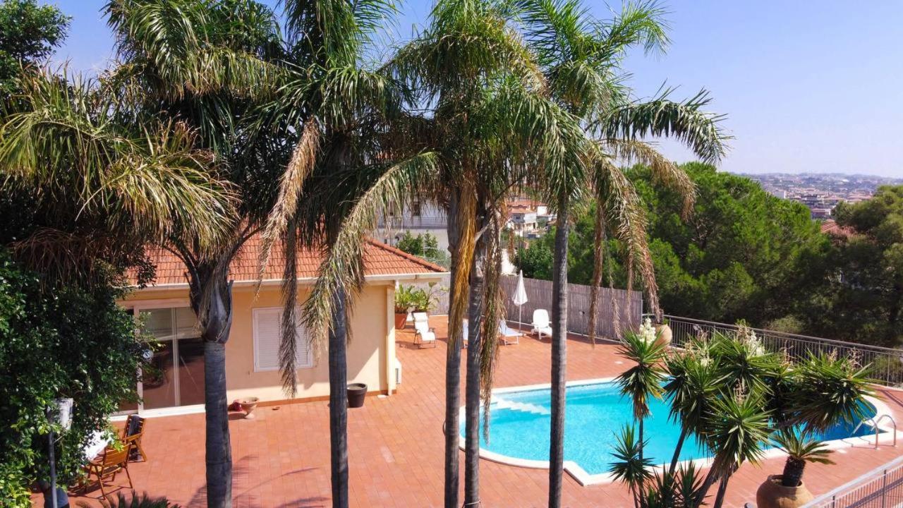 Holiday Flower Villa Panoramica Sul Golfo Di Catania Містерб'янко Екстер'єр фото
