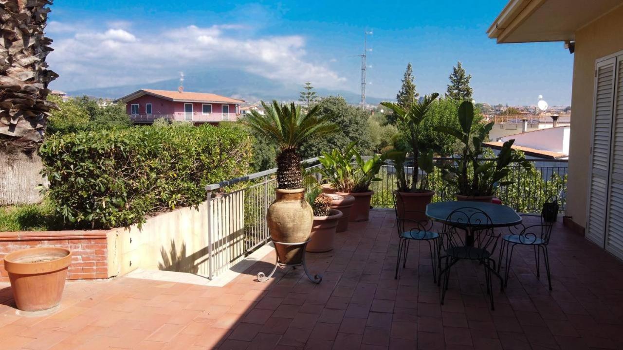Holiday Flower Villa Panoramica Sul Golfo Di Catania Містерб'янко Екстер'єр фото