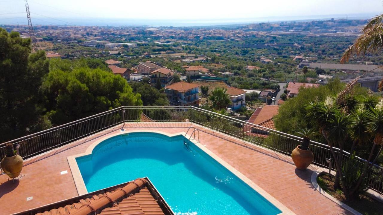 Holiday Flower Villa Panoramica Sul Golfo Di Catania Містерб'янко Екстер'єр фото