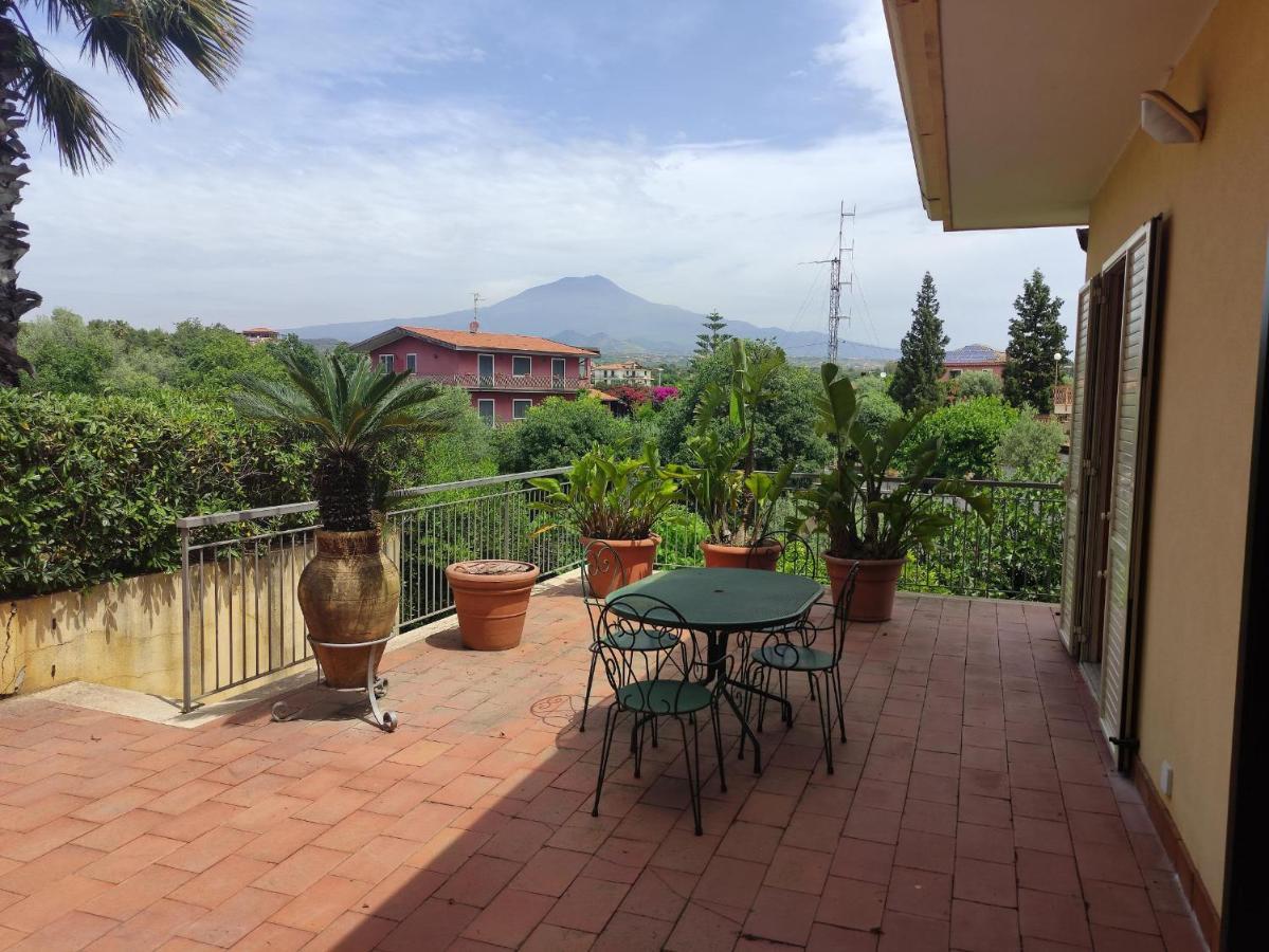 Holiday Flower Villa Panoramica Sul Golfo Di Catania Містерб'янко Екстер'єр фото