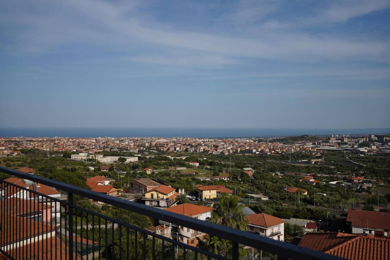 Holiday Flower Villa Panoramica Sul Golfo Di Catania Містерб'янко Екстер'єр фото
